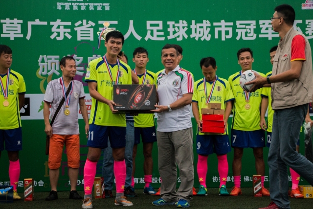 易建联13+14徐杰18分 广东6人上双力克山西